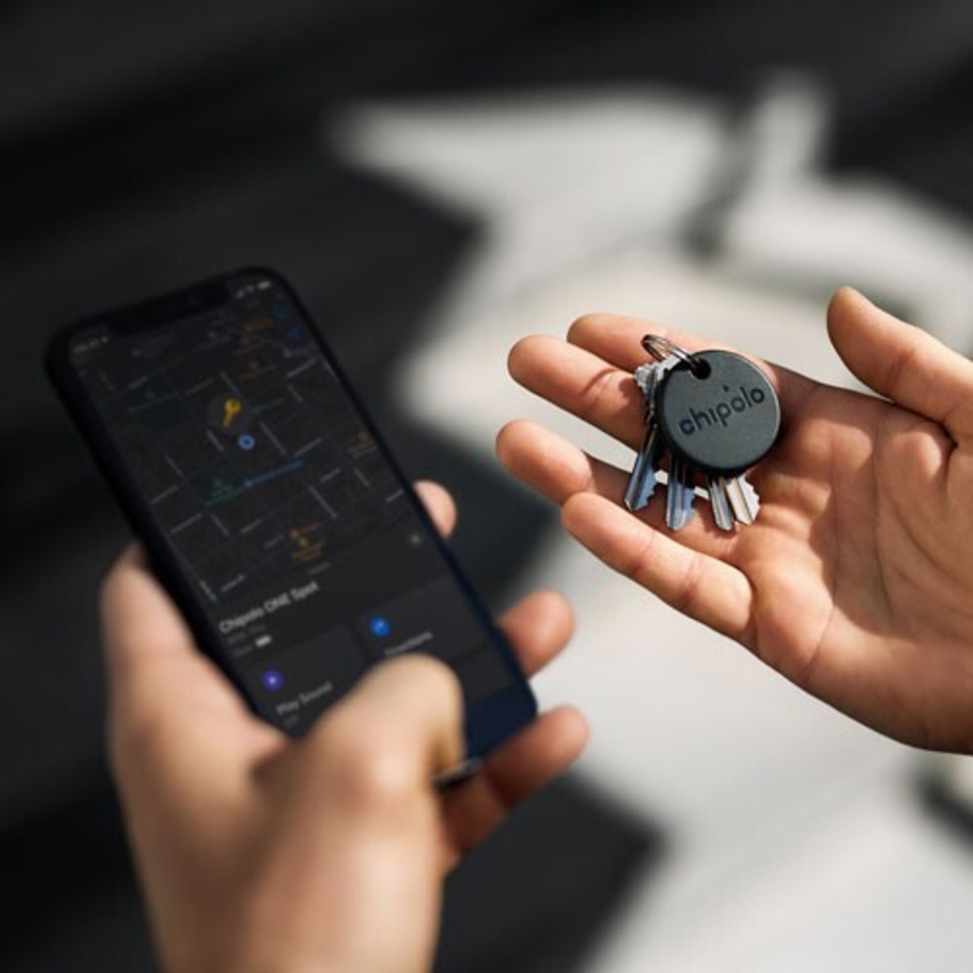 Chipolo Pack de 4 OneSPOT Negro buscador de dispositivos con Apple Find My - 4