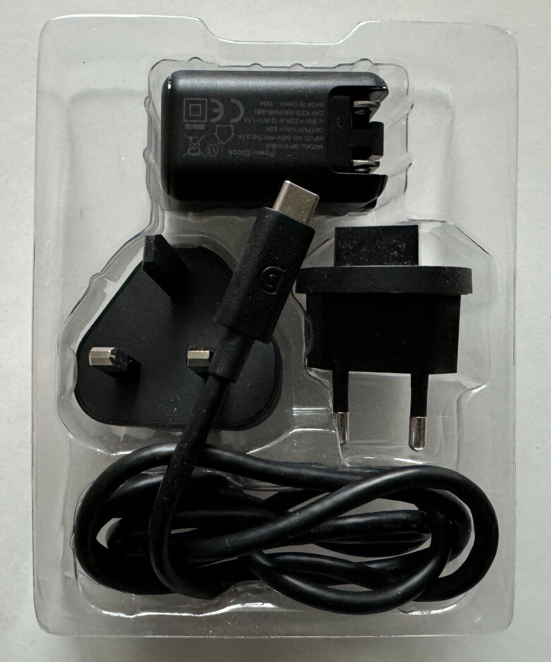 Cargador de pared 18W con cable USB-C - 1